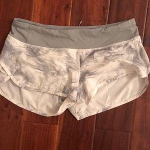 Lululemon woman’s speed up short